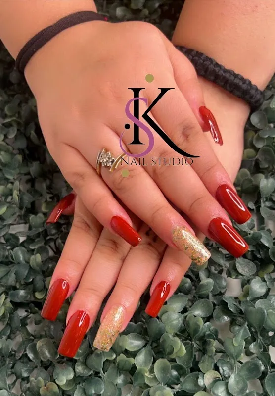 She Glows salon & sk nails