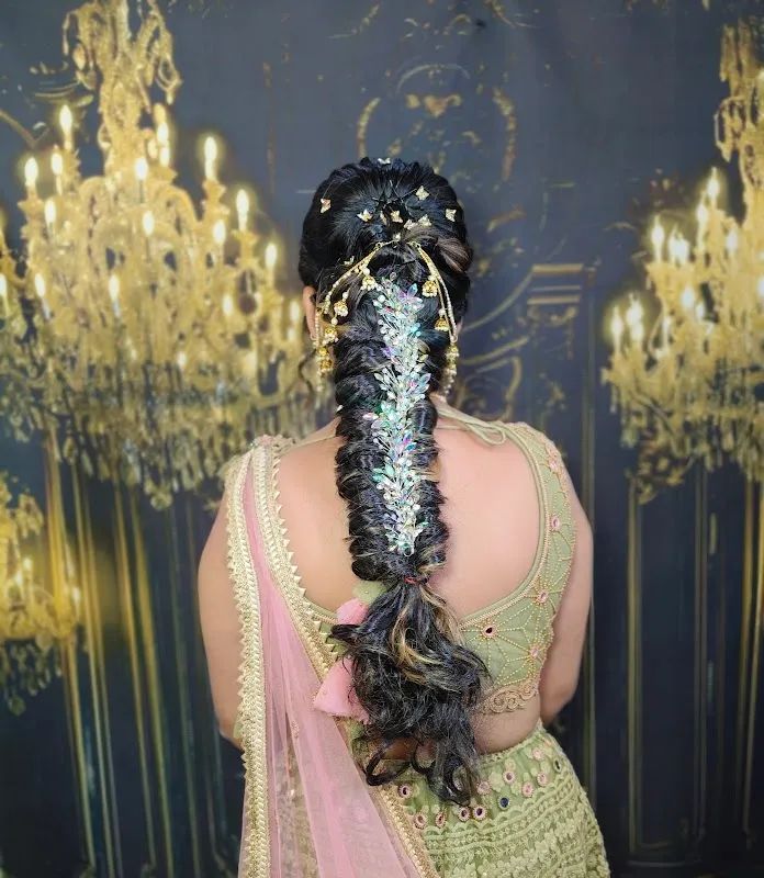 APSARA MAKEOVERS SALON AND ACADEMY