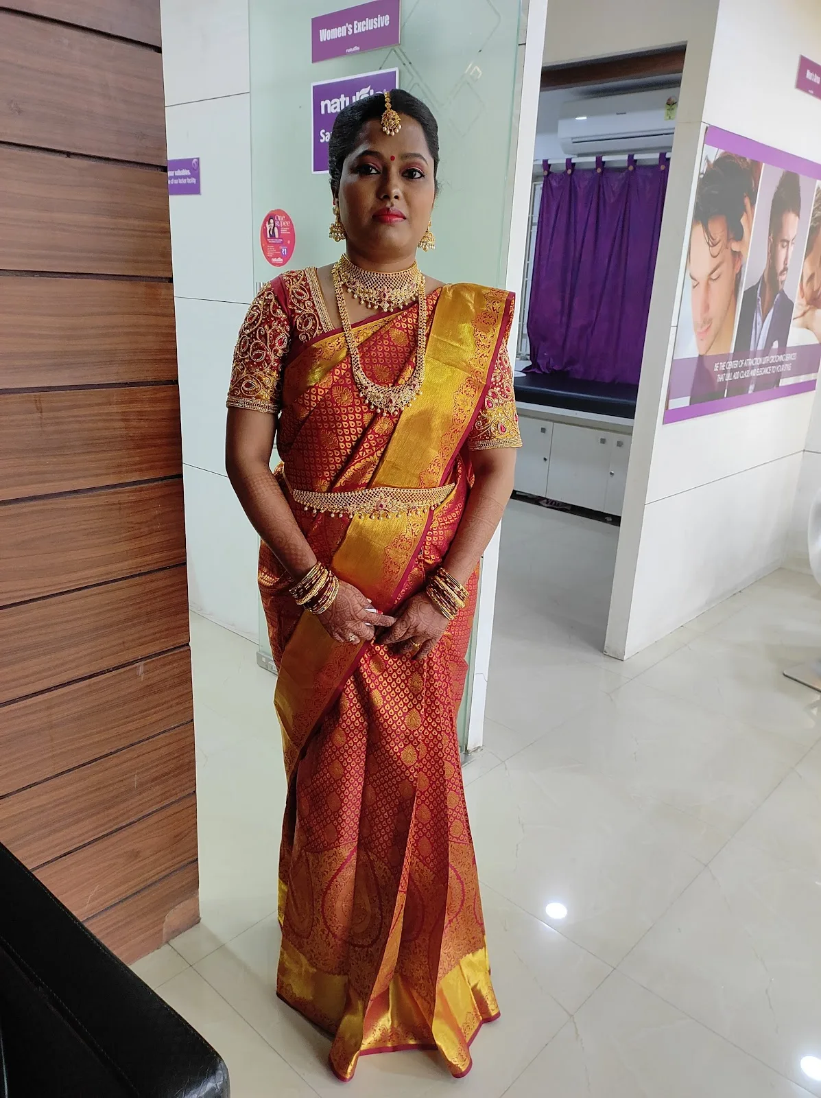 Naturals Salon Selaiyur