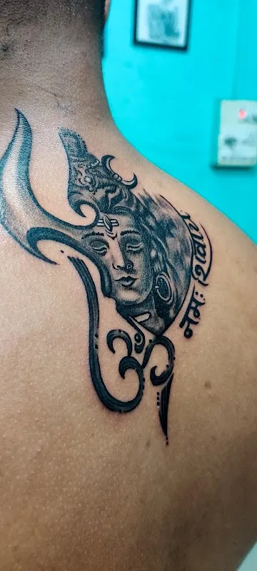 Superman Tattoo & Piercing Studio17
