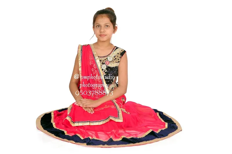 Om Photo Studio