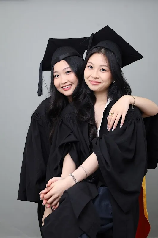 PhotoNow Photo Studio | Regular & large studio rooms | Money back satisfaction guarantee