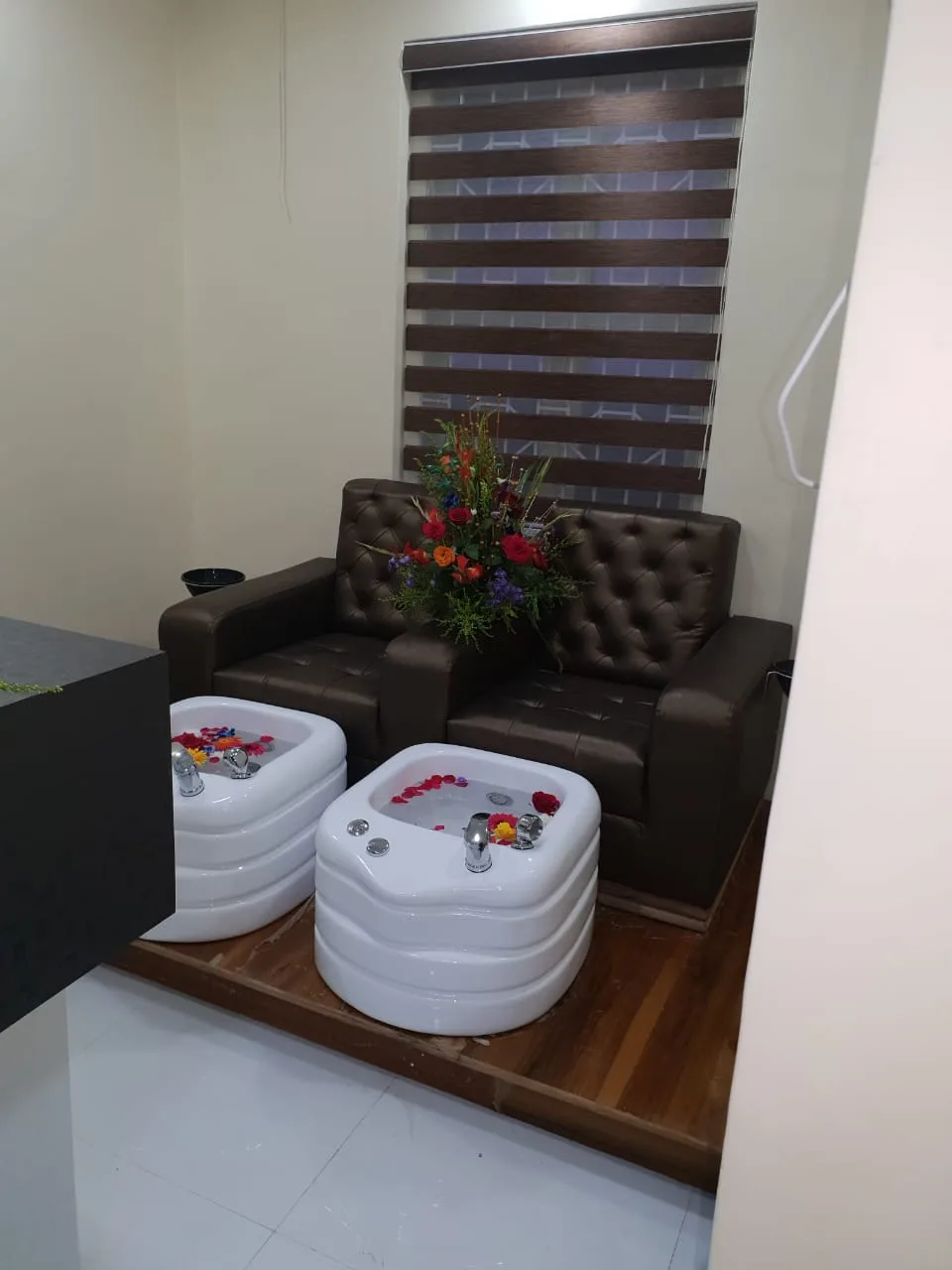 Looks Spa Salon