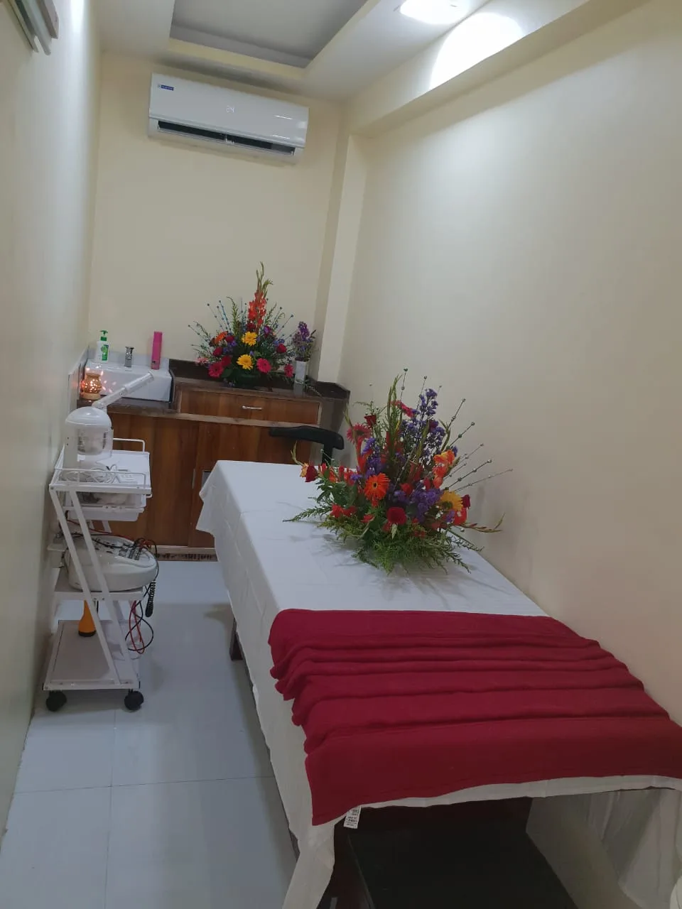 Looks Spa Salon