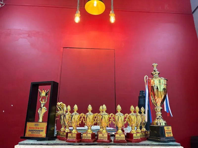 Independent Dance Studio