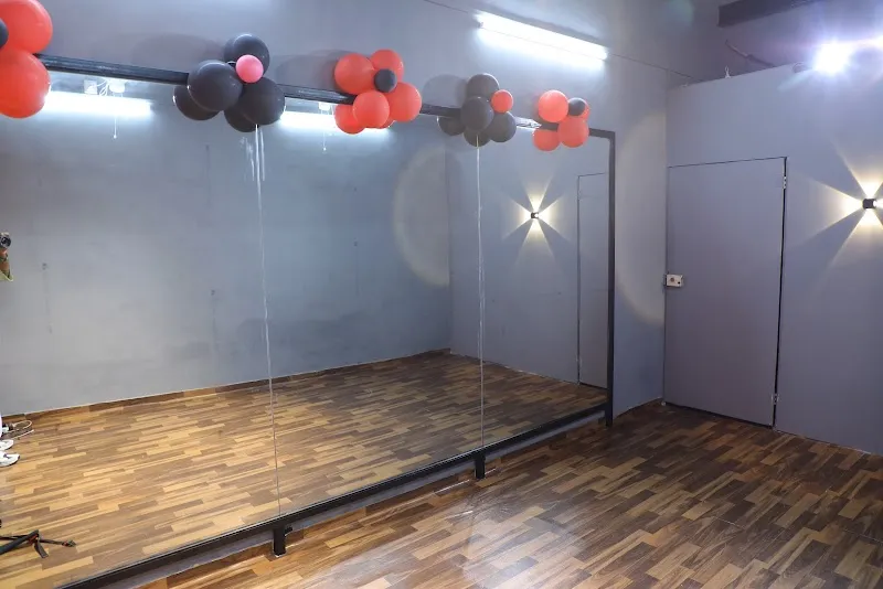 Independent Dance Studio