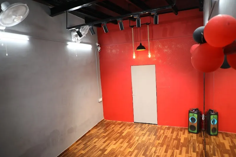 Independent Dance Studio
