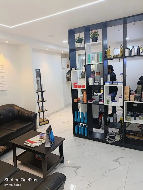 Toni&Guy Essensuals Hairdressing - D.D. Colony