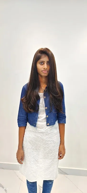 Toni&Guy Essensuals Hairdressing - D.D. Colony