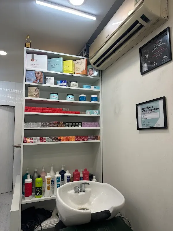 Kesha Unisex Salon