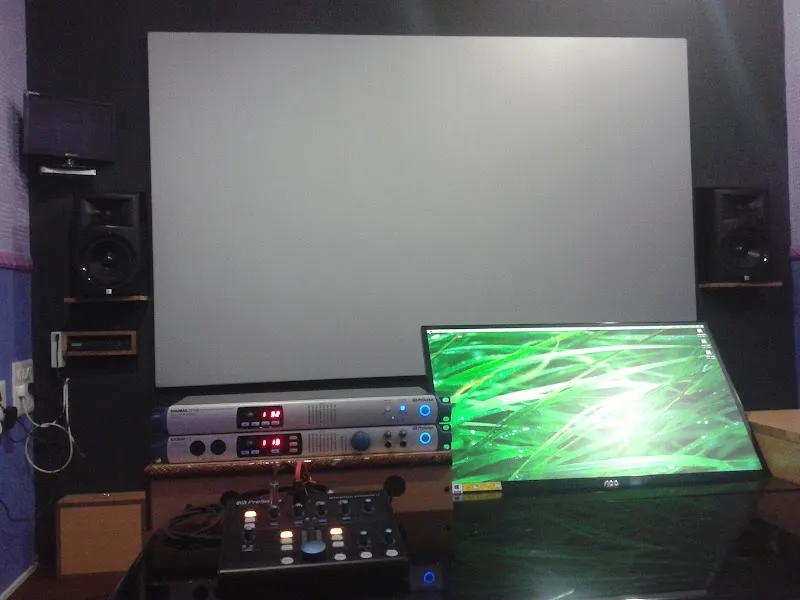 Soundmax studios