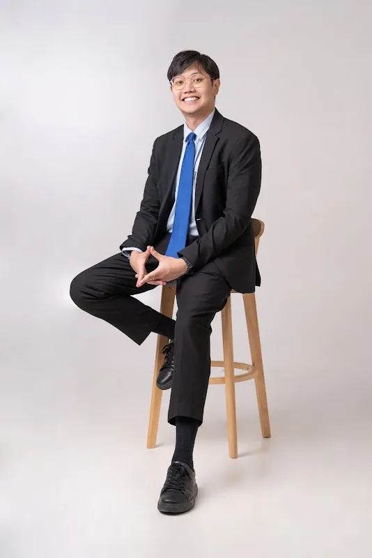 H2 Photo Studio - Family(fr297), Maternity, Graduation, Corporate Portrait, Group Photo, Pet Friendly