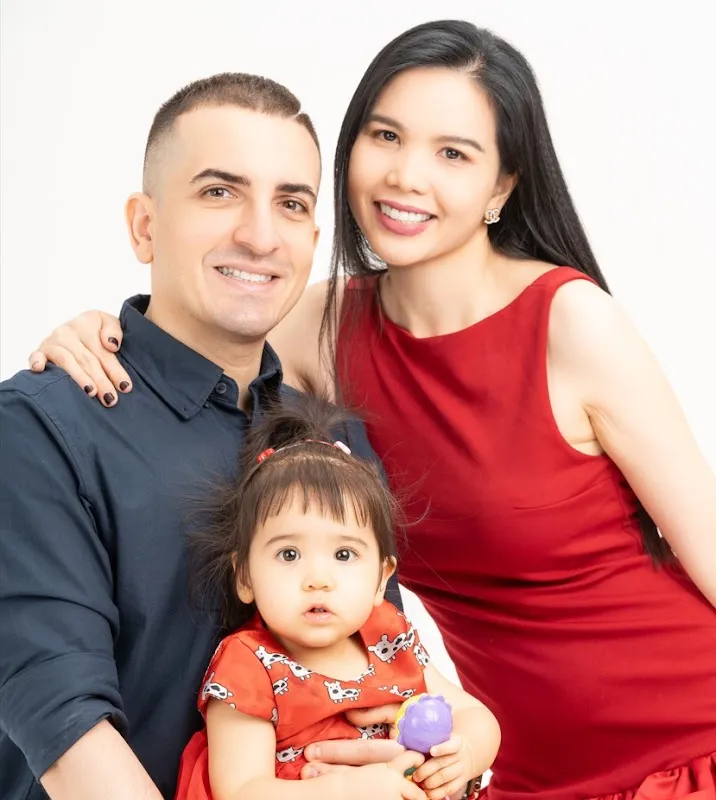 H2 Photo Studio - Family(fr297), Maternity, Graduation, Corporate Portrait, Group Photo, Pet Friendly