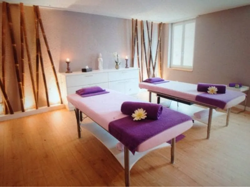 Glow Spa And Massage Parlour