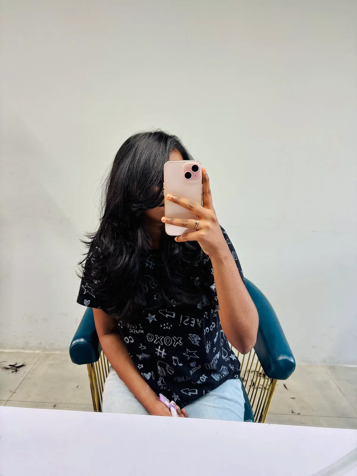 VIBE UNISEX SALON VELACHERY