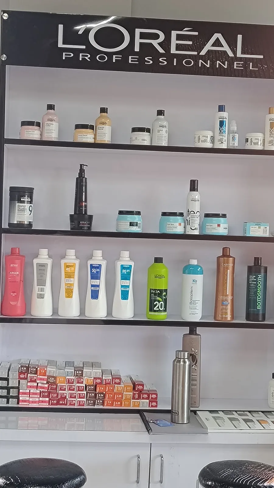 VIBE UNISEX SALON VELACHERY