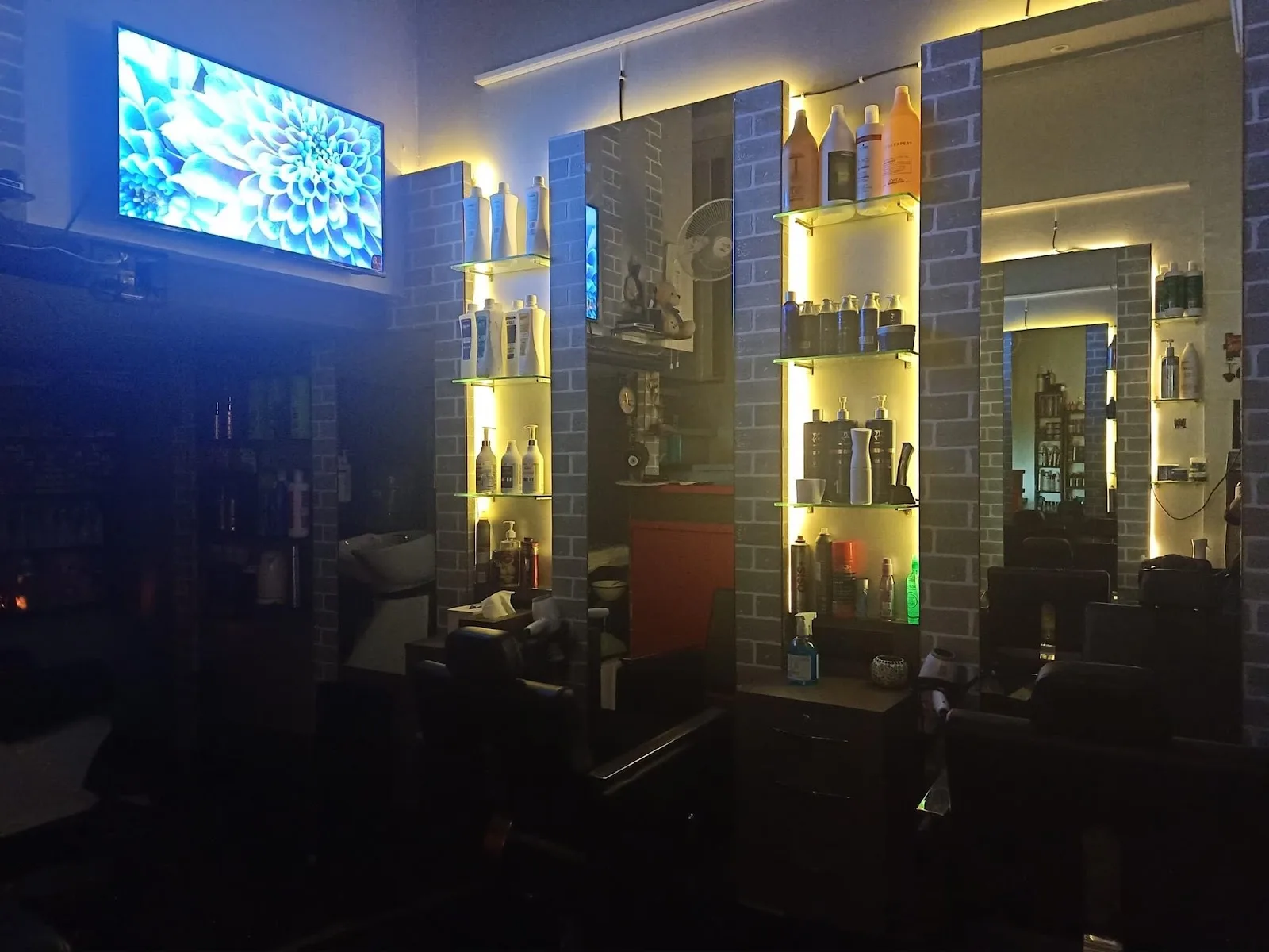 Smitstudio The Family Salon | Unisex Salon Andheri East-Best Beauty Salon In Andheri-Top Beauty&Hair Salon In Andheri East