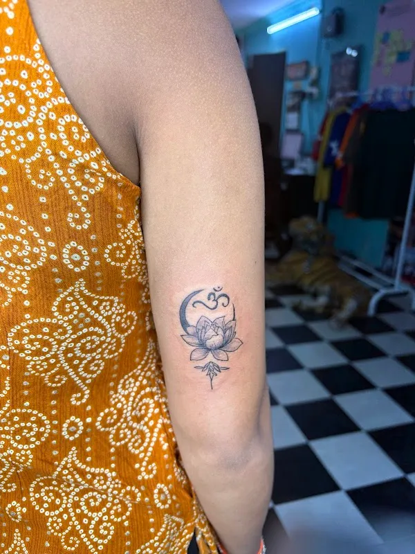 STUD-IN TATTOO