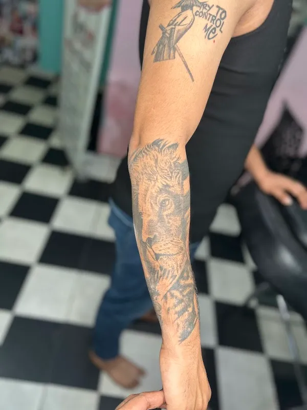 STUD-IN TATTOO