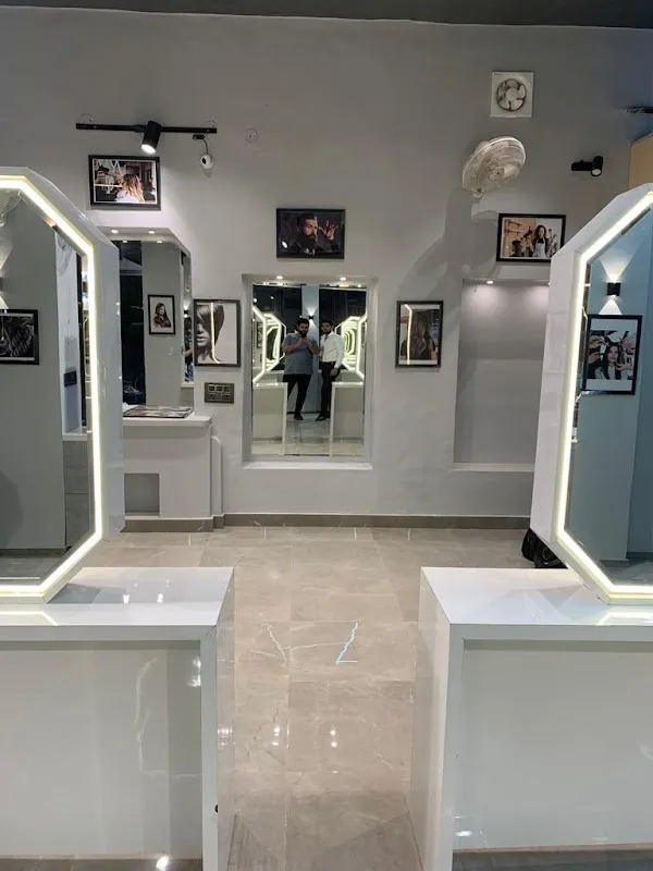 Jawed Habib Hair & Beauty Salon, Kamla Nagar