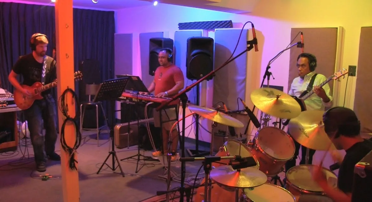 mirror sound recording studio