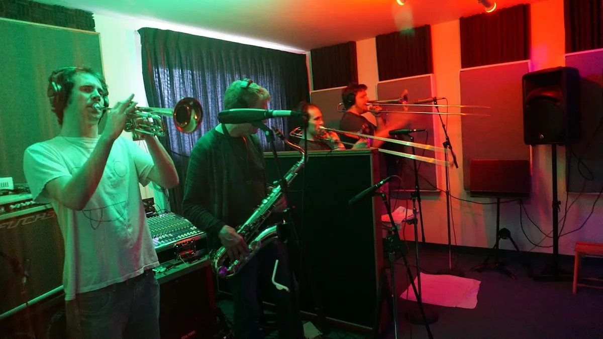 mirror sound recording studio