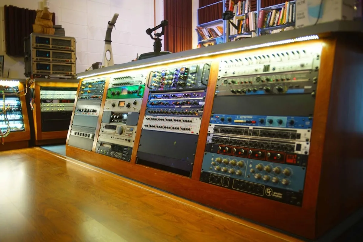 mirror sound recording studio