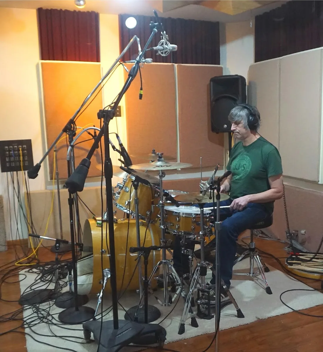 mirror sound recording studio