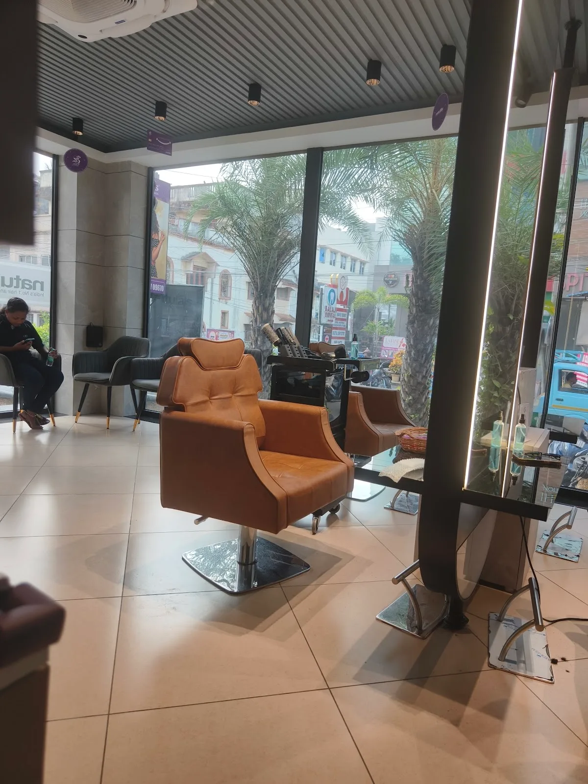 Naturals Salon West Tambaram