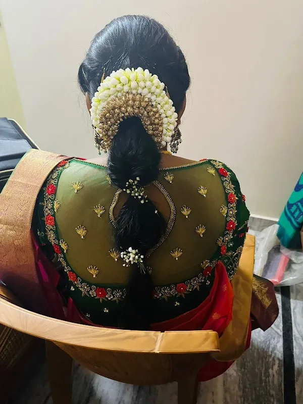 Aishu's Hair & Beauty Salon