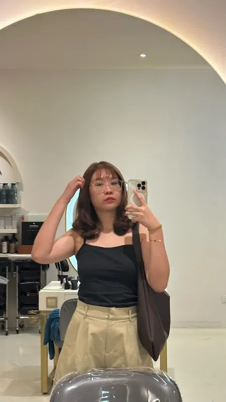 ASH HAIR BAR (HAIR & NAILS)