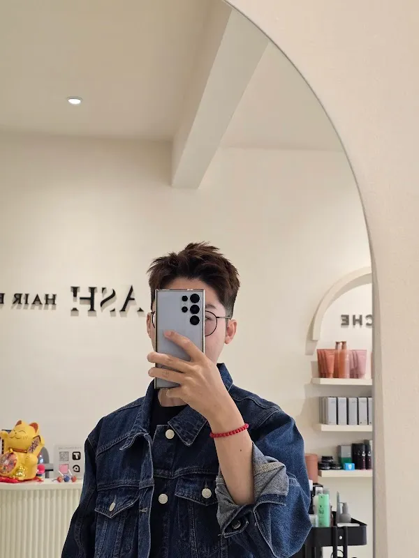 ASH HAIR BAR (HAIR & NAILS)
