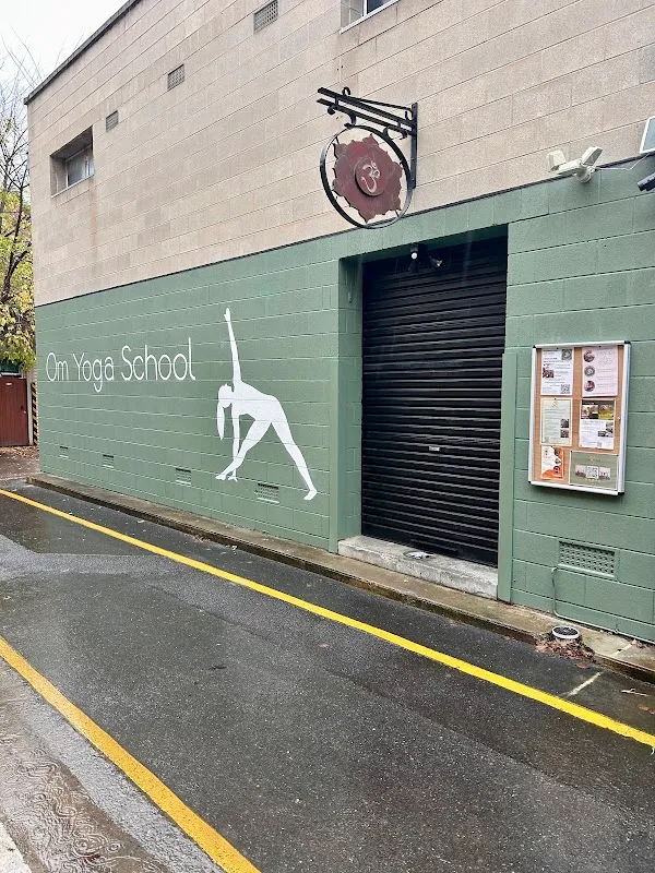 Om Yoga School - City Studio