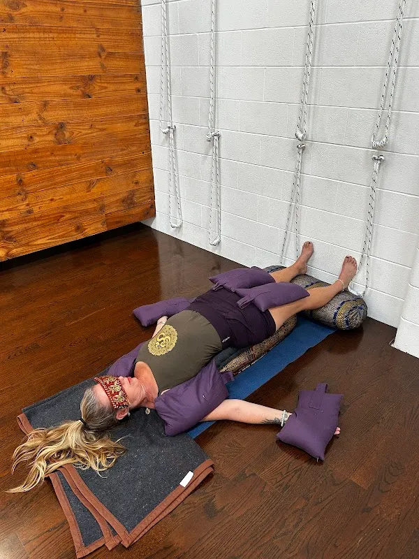 Om Yoga School - City Studio