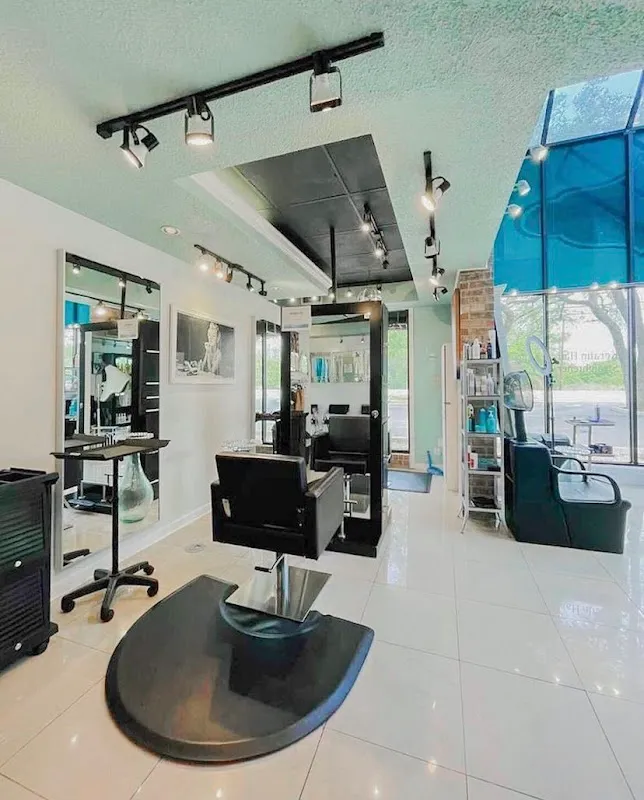 DAMRON & COMPANY SALON