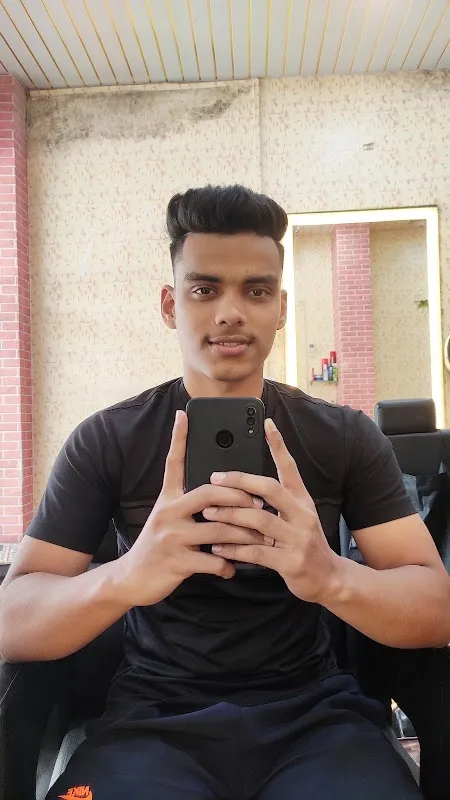 SHARP SCISSORS THE FAMILY UNISEX SALON
