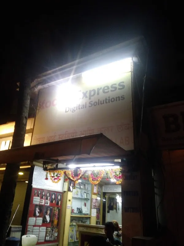 Venus Art Studio & Color Lab