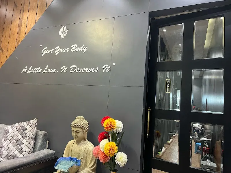 RUSY à Laurent:RUSSIAN-THAI Best spa in RANCHI