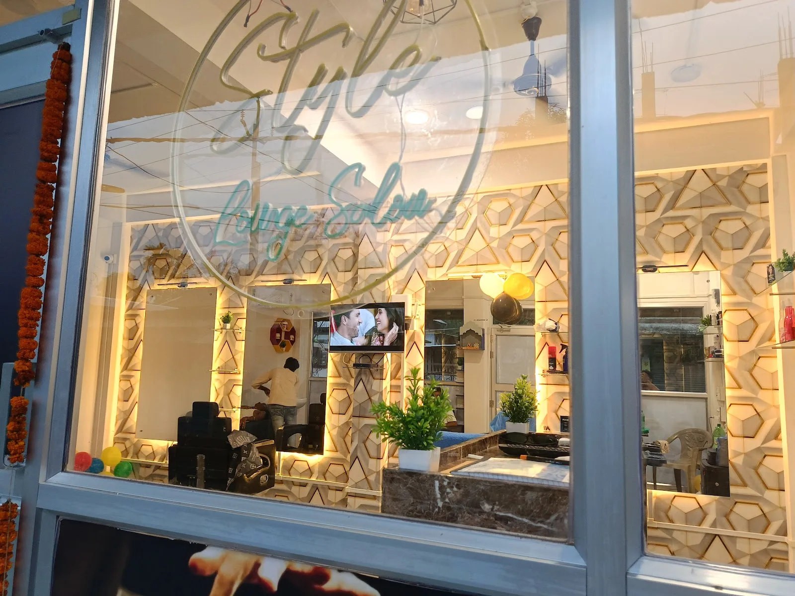 STYLE LOUNGE SALON