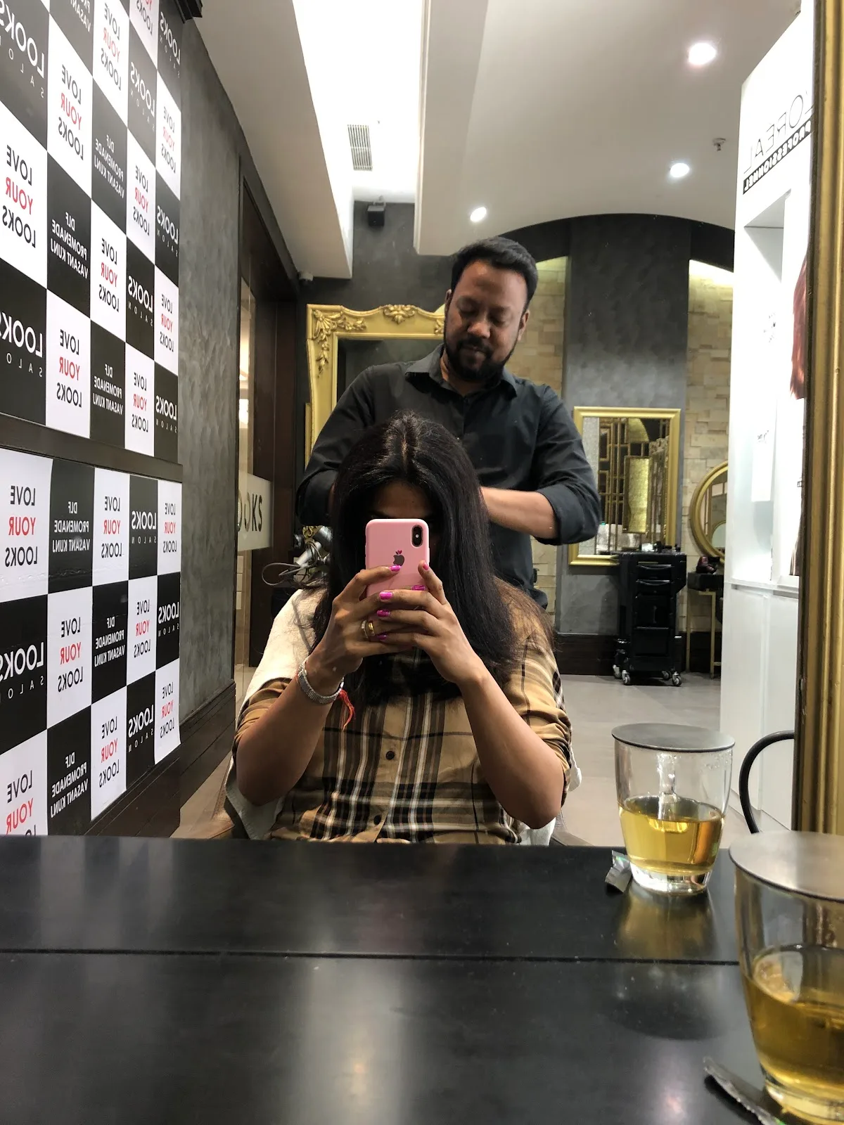 Looks Salon, Ambience Mall, Vasant Kunj