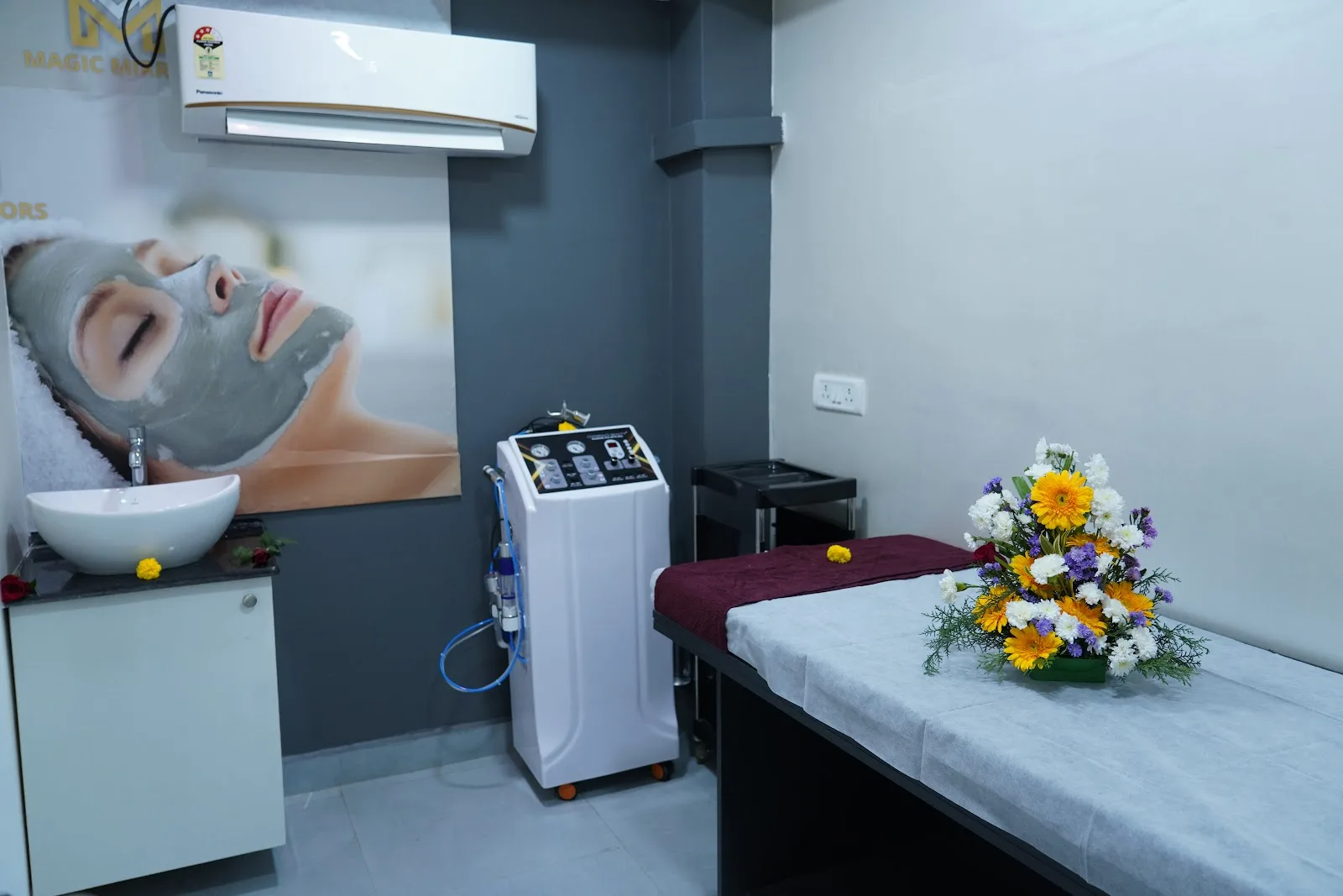 Magic mirrors salon and aesthetic studio