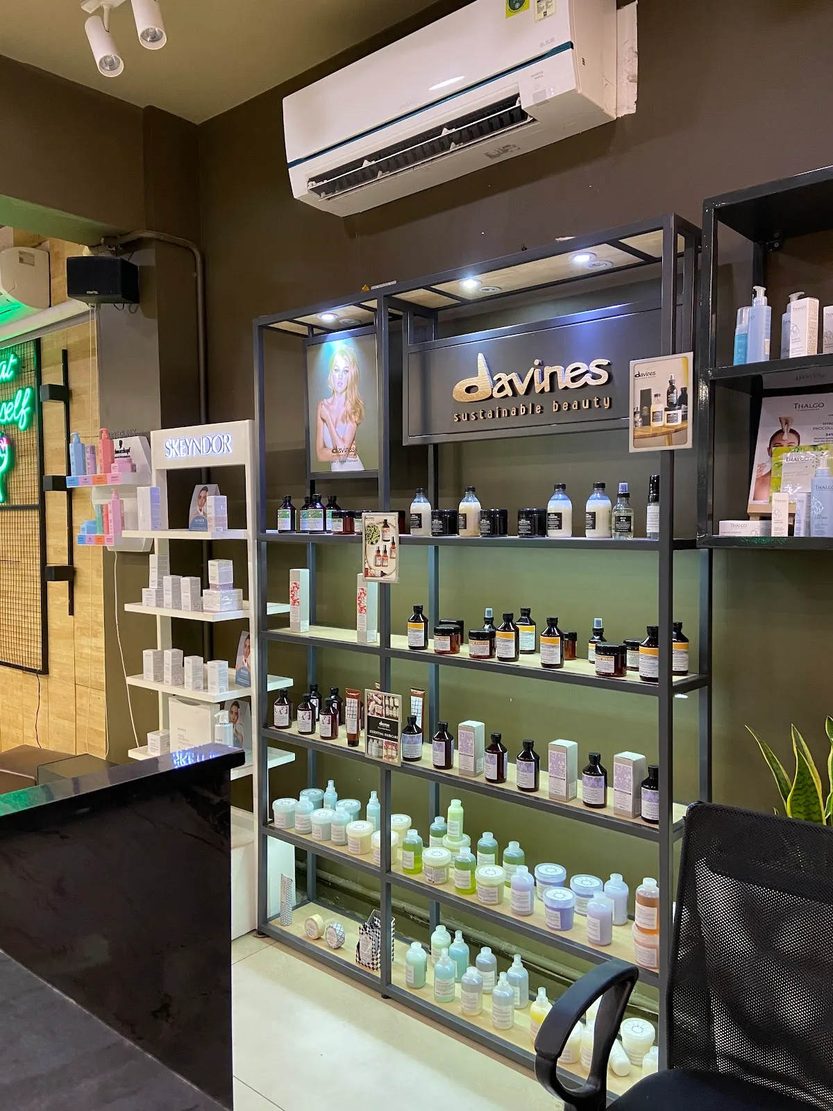 Virtue Salon | Best Salon In Anna Nagar