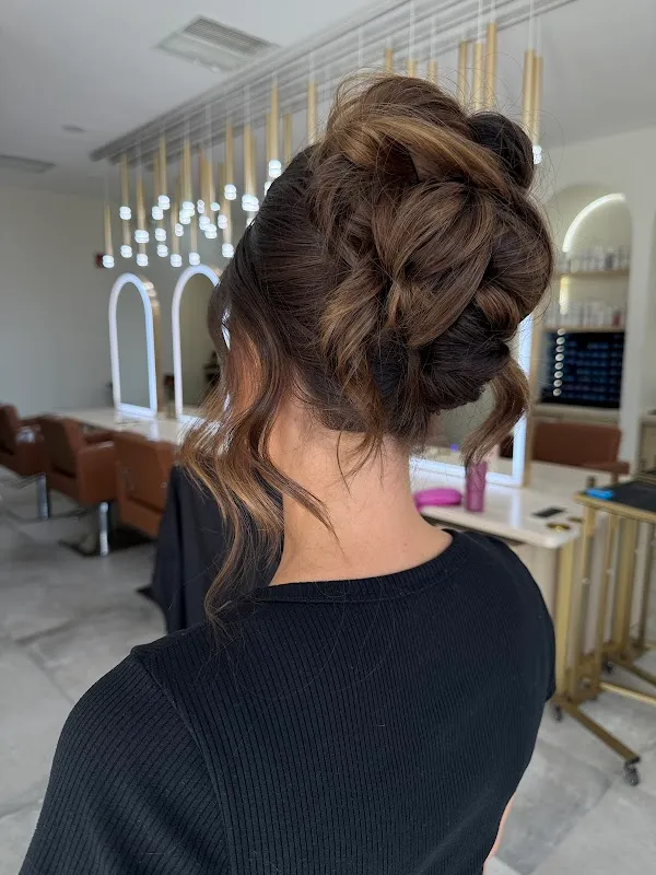 LUXE HAIR STUDIO