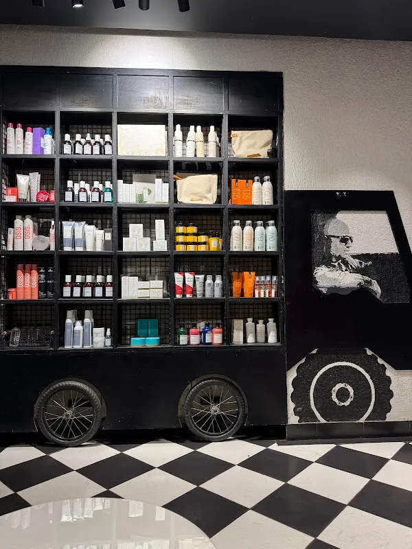 Hakim's Aalim Hair n' beauty lounge Jaipur
