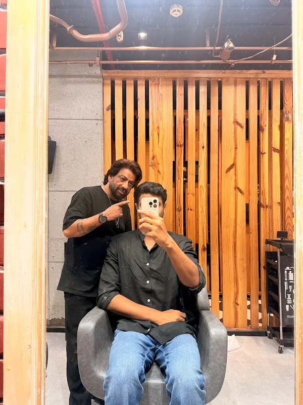 Hakim's Aalim Hair n' beauty lounge Jaipur