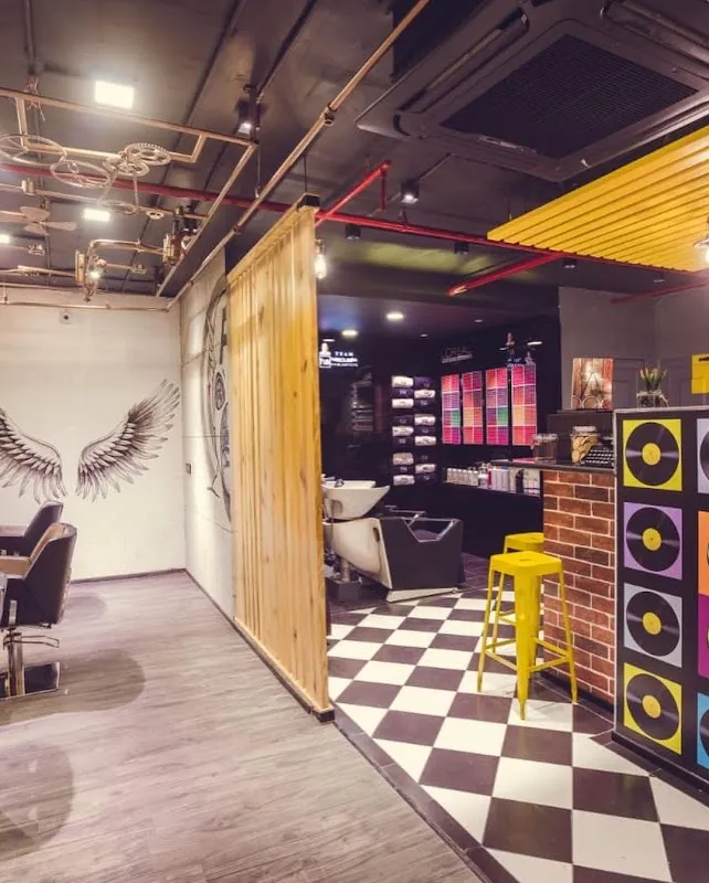 Hakim's Aalim Hair n' beauty lounge Jaipur