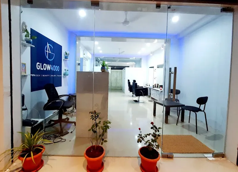 GLOW4000 Beauty Salon