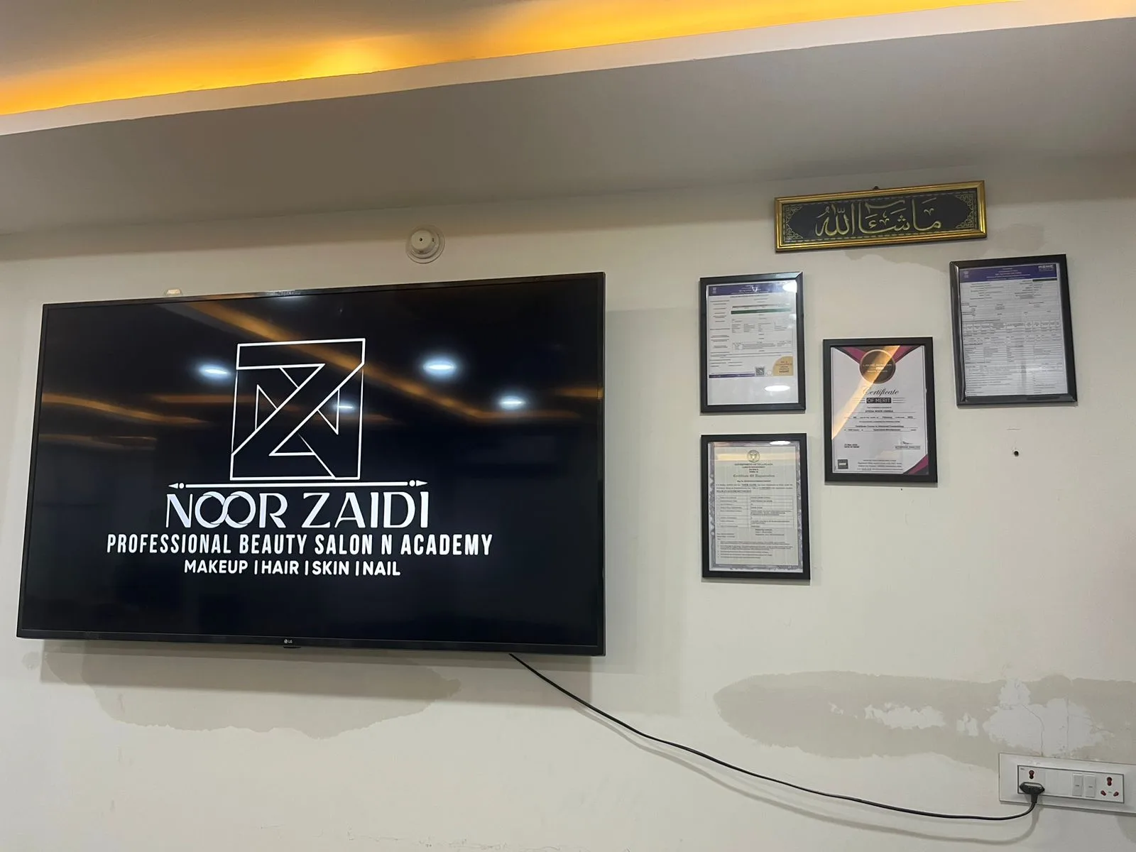Noor Zaidi Salon & Academy