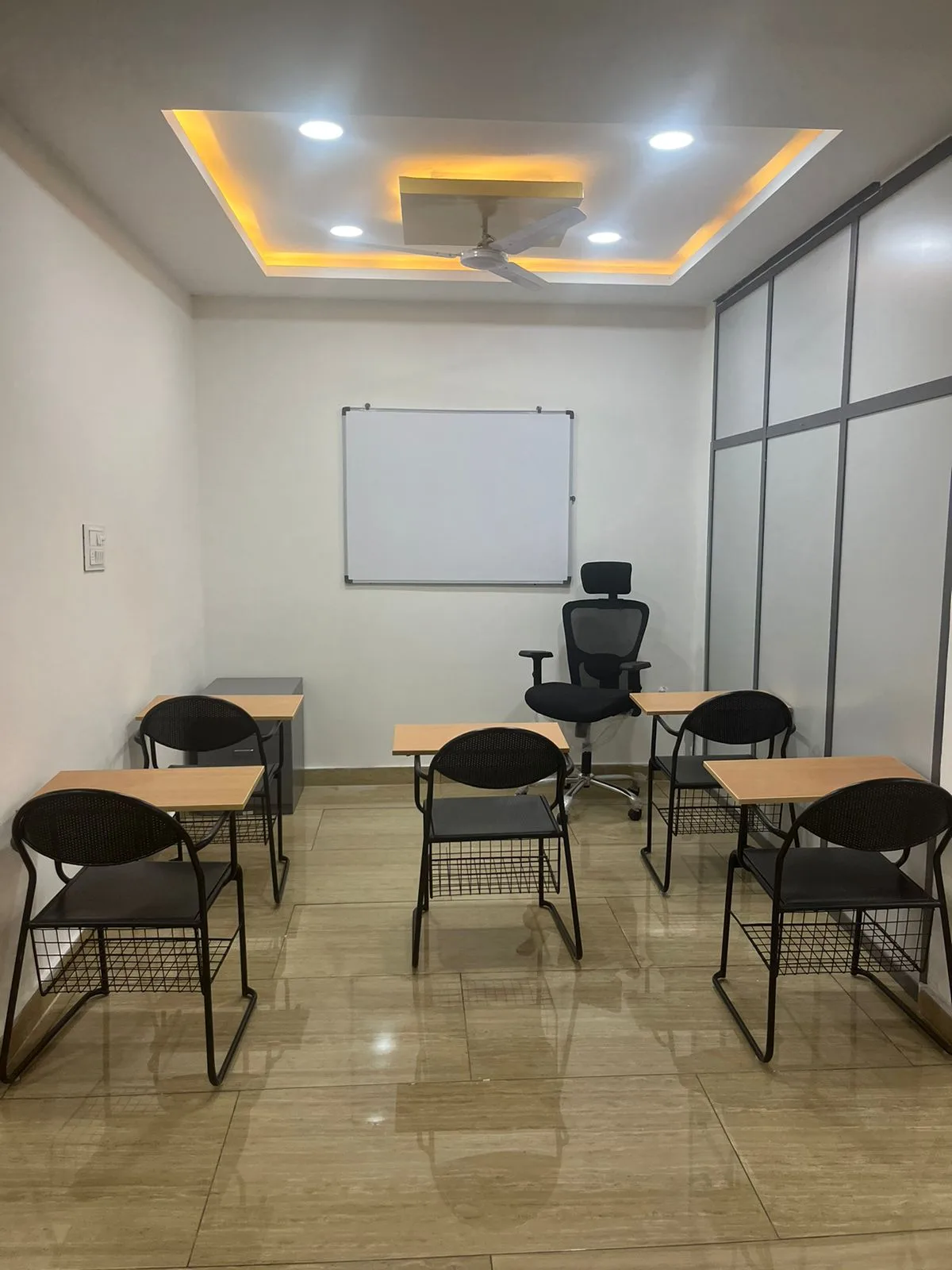 Noor Zaidi Salon & Academy