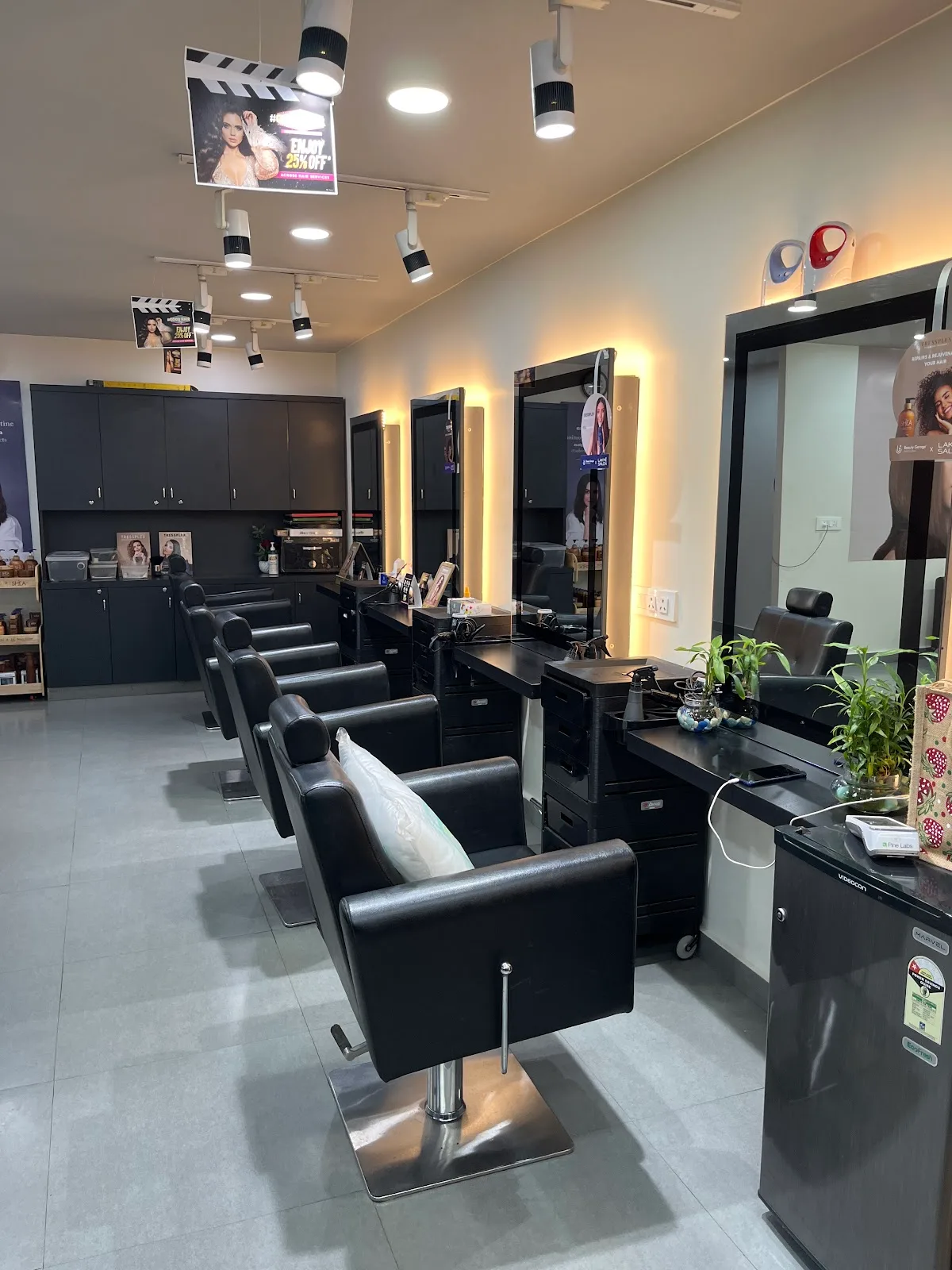 Lakme Salon in Haridwar road,Dehradun